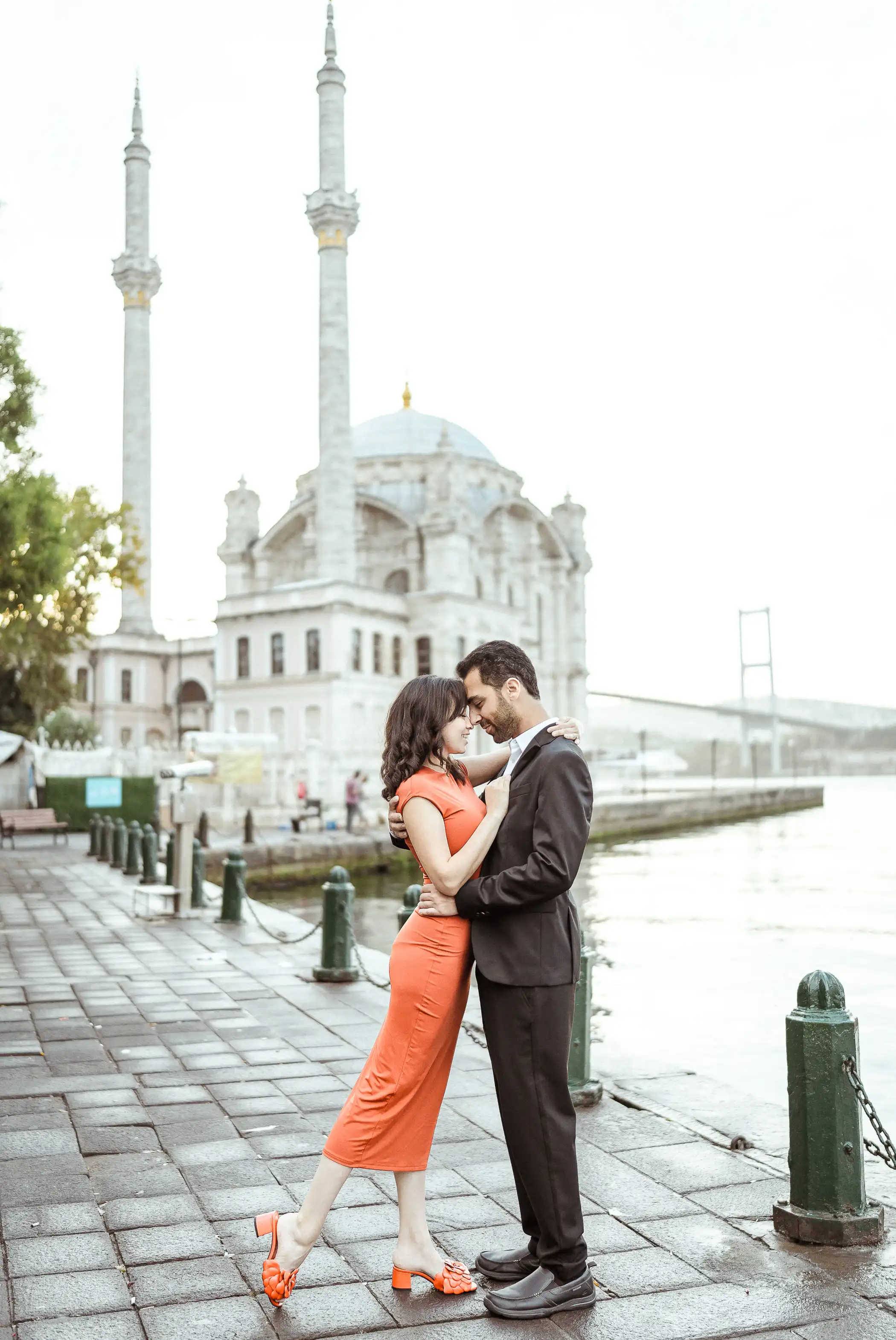 As the morning light bathes Ortaköy Mosque, you’ll strike poses against its timeless beauty. The absence of crowds allows for intimate and serene photos. Whether you’re celebrating a special occasion or simply want stunning vacation shots, this private photoshoot caters to your preferences.