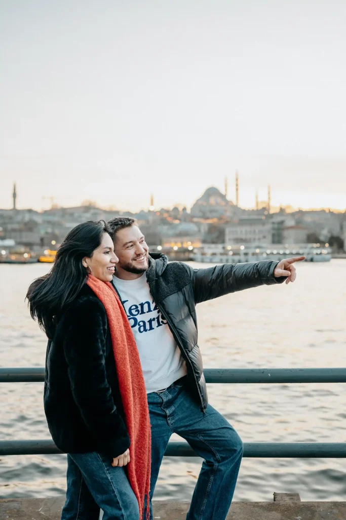 romantic couple photoshoot at galata bridge